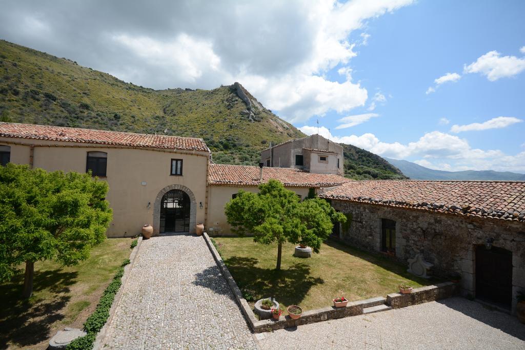La Ferula Bed & Breakfast Scillato  Eksteriør bilde
